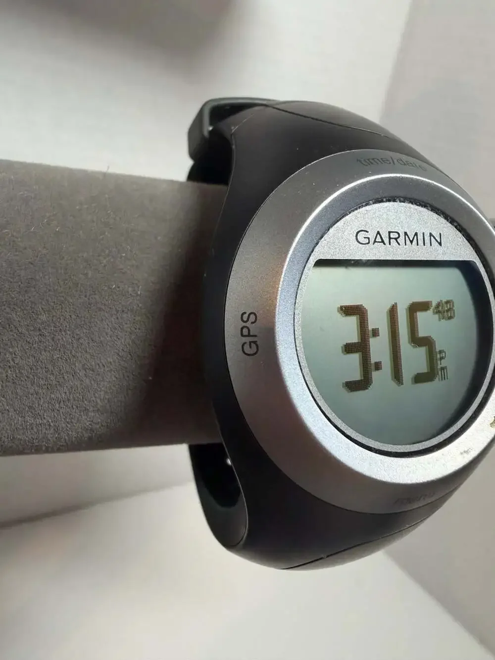 Garmin Forerunner 405 GPS Sport Running Watch with Charger